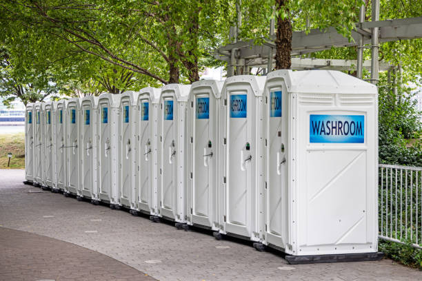 Porta potty delivery and setup in Plains, TX